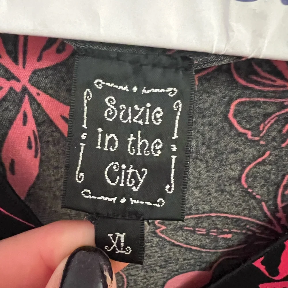 Suzie In The City matching skirt and top - Picture 4 of 7
